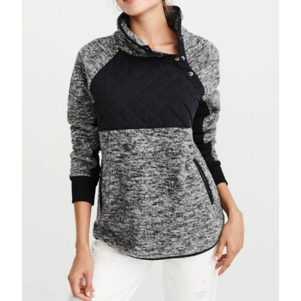 Abercrombie & Fitch Black and Gray Quilted Sweatshirt